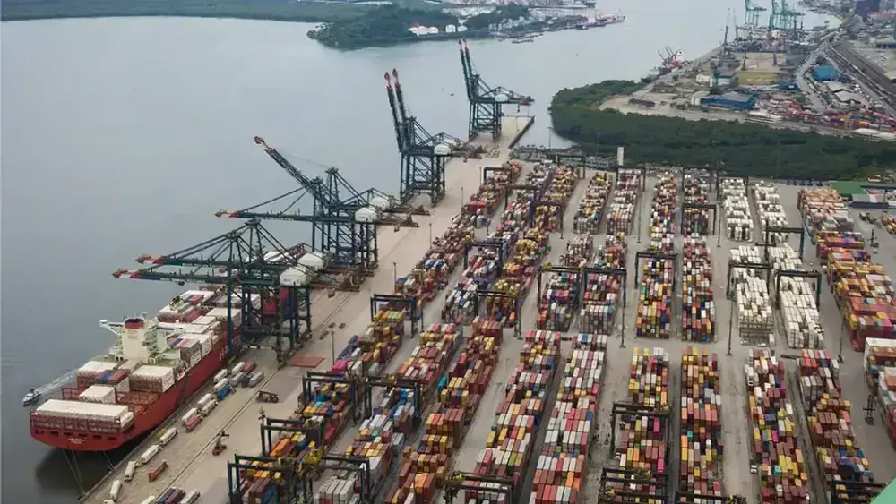 Alta de exportações reduz déficit da conta corrente do Brasil
