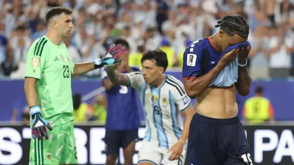 Argentina vence Cabo Verde nos acréscimos e evita vexame na Copa