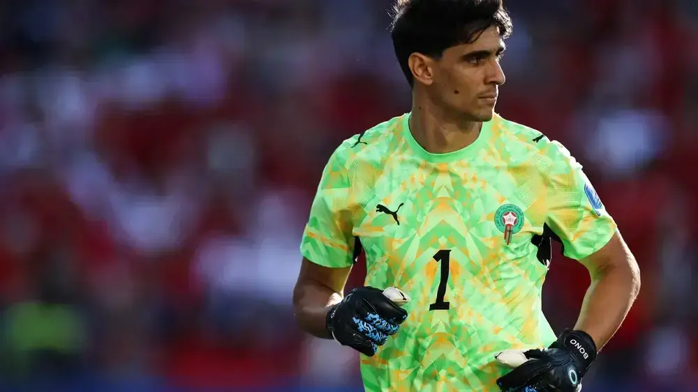 Bono recusou Canadá e enfrenta país natal na Copa