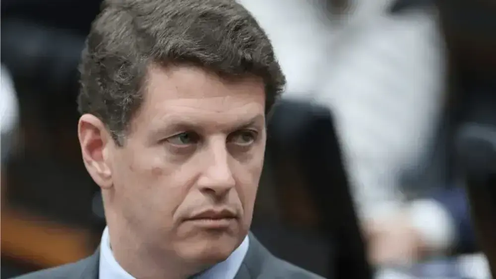TRE manda tirar vídeo de Salles contra André do Prado