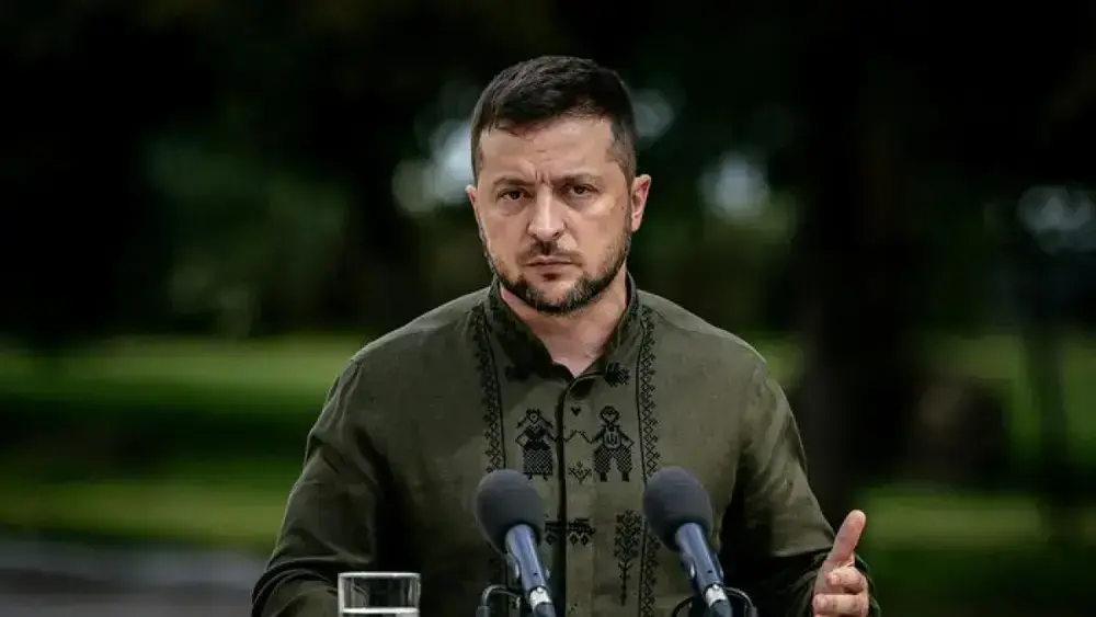 Zelensky enfrenta pior crise política desde invasão russa
